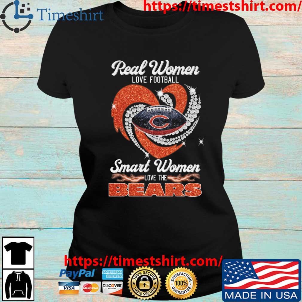 Hearts Never Underestimate A Woman Who Loves The Chicago Bears And