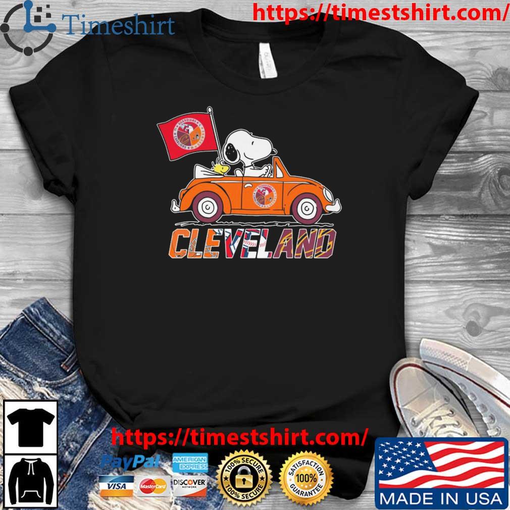 Snoopy And Woodstock Driving Car Cleveland Team Sports t-shirt