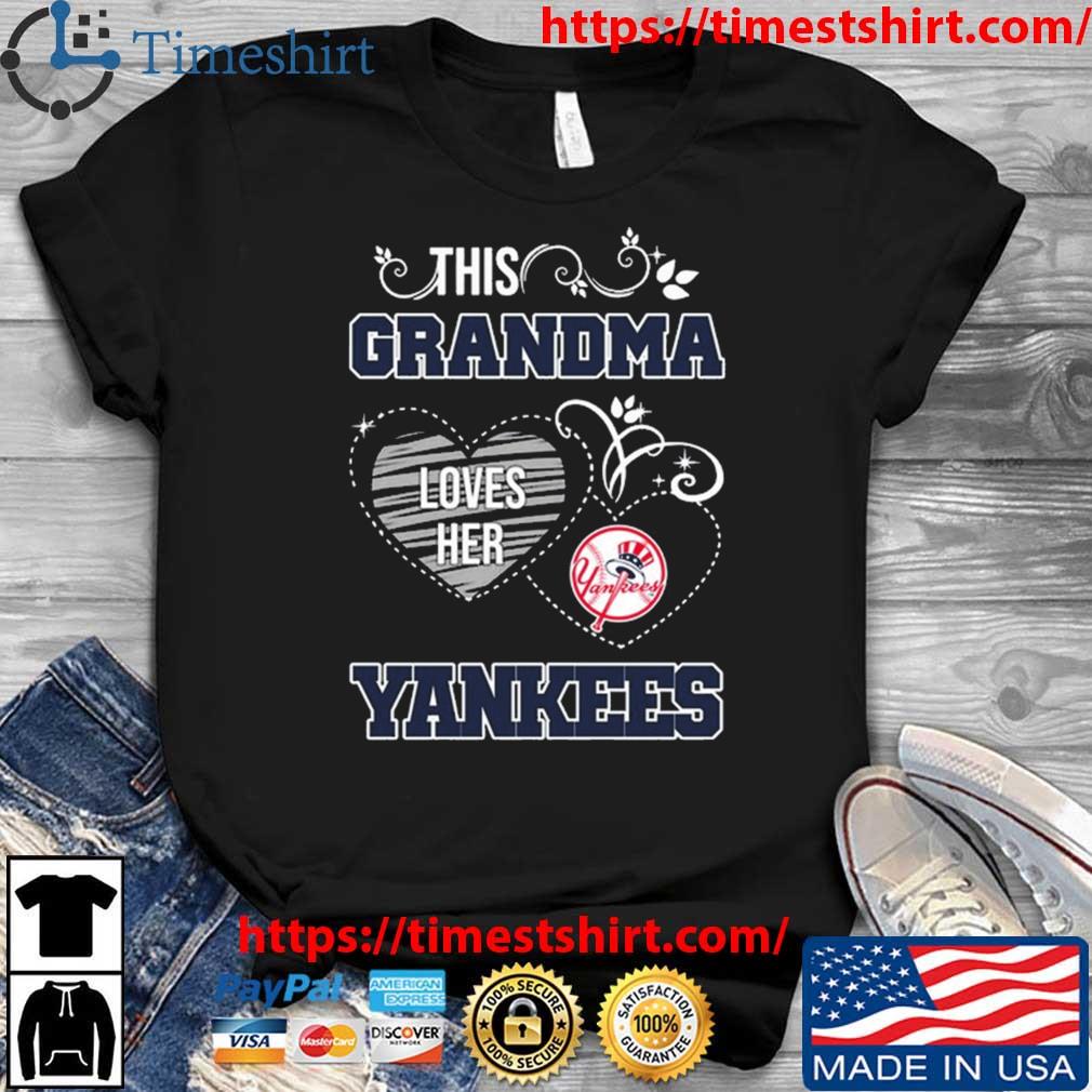 This Grandma Loves Her New York Yankees t-shirt